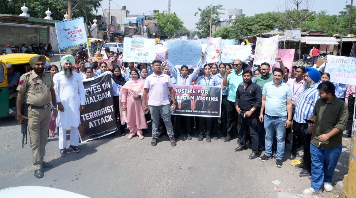 रतन कॉलेज, सोहाना में पहलगाम नरसंहार में मारे गए पर्यटकों को श्रद्धांजलि दी गई